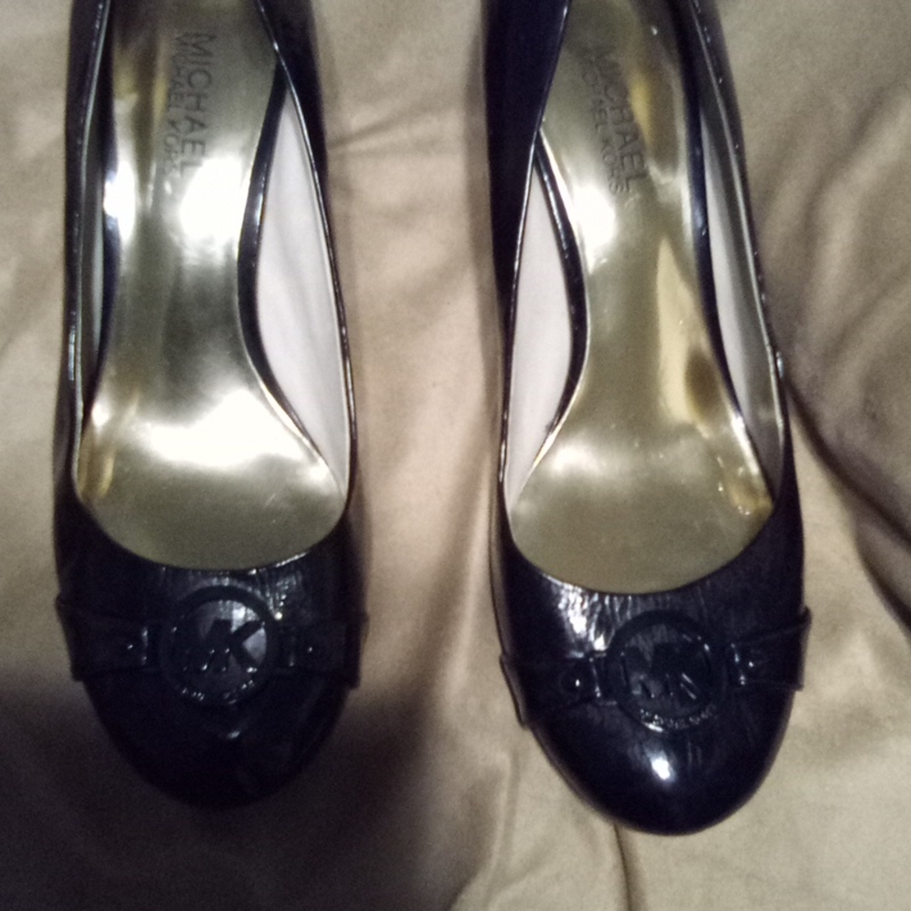 Shoes - Picture 3 of 3